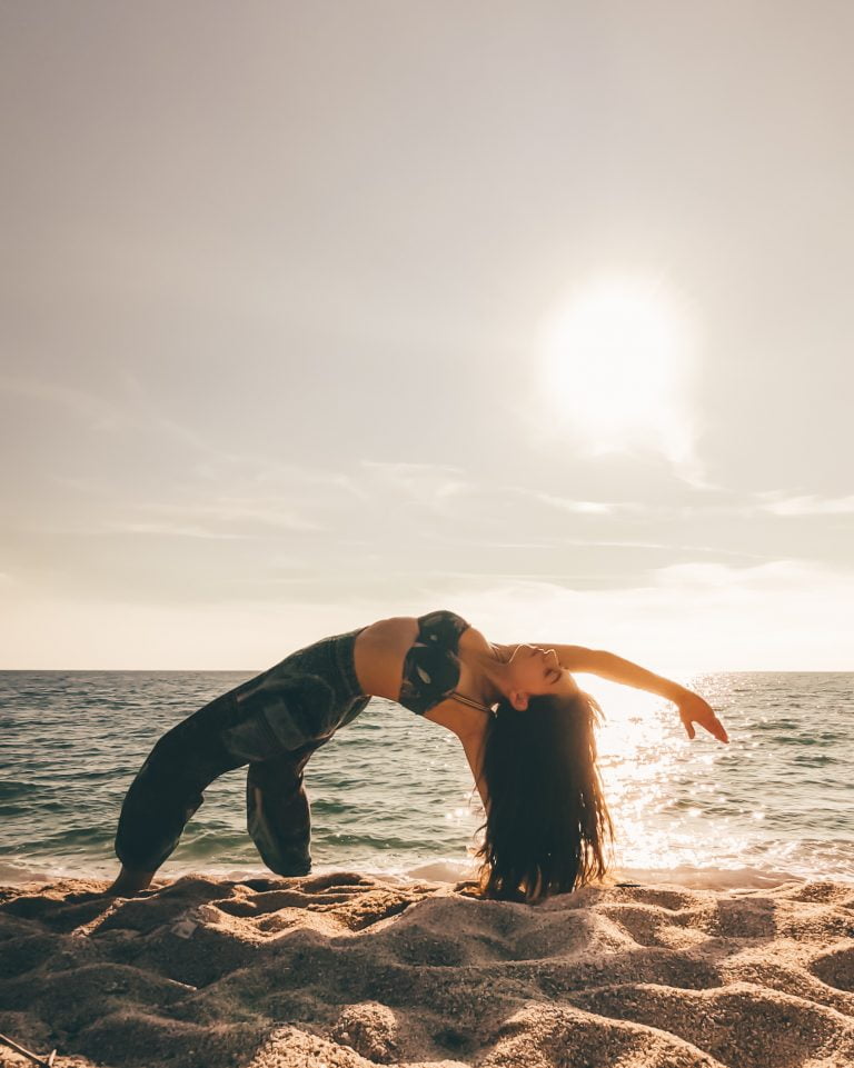 posizioni yoga per lo zodiaco